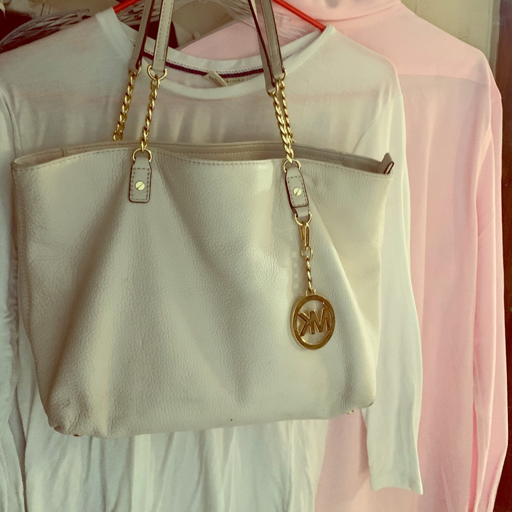 Authentic Michael Kors purse!!! Only used once!!